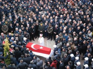 Kalbi şehit acısına dayanamadı