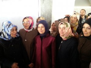 Davutoğlu’na sevgi seli