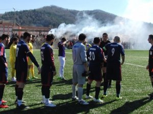 Amatör maçta saha birbirine girdi - Bartın haber