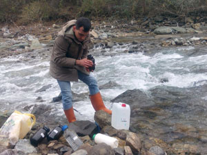 Maçka Deresi’nden su numunesi alındı