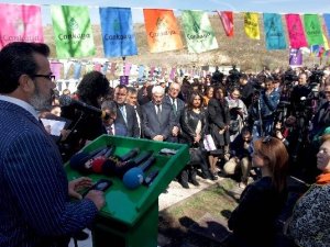 Özgecan için park ve anıt heykeli