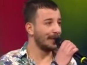 Ahmet Parlak'tan yılbaşı performansı - Ahmet Parlak İsyan ve Devlerin Aşkı