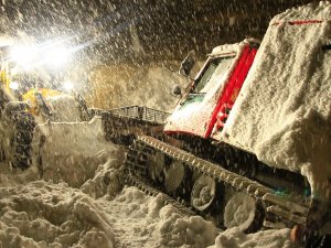 Hasta kurtarmaya giderken mahsur kaldı!