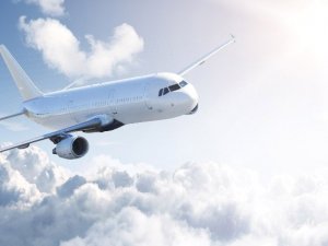 Trabzon uçağına yıldırım çarptı