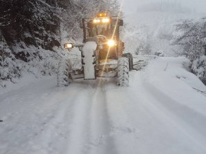 Trabzon'da yollara 250 ton tuz