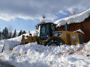 Trabzon’da 23 Mahallenin Yolu Kapalı Kaldı: Çalışmalar Sürüyor