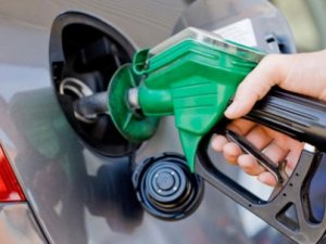 Benzinde bu kez indirim