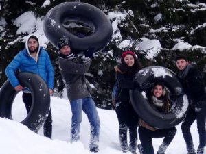 Kar esareti eğlenceye dönüştü