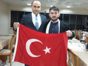 Dünya şampiyonu Arsin'i ziyaret etti