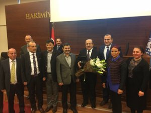 Gümrükçüoğlu'na doğum günü sürprizi