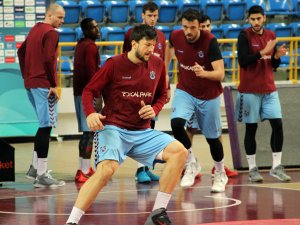 Basketbolda ilk devre tamamlanıyor