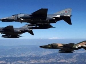 14 F-16’yla Suriye sınırında devriye uçuşu