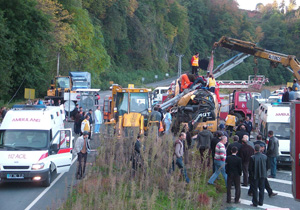 Trabzon'da araç denize uçtu