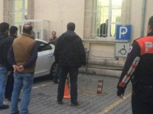 Valilik bahçesinde intihar girişimi