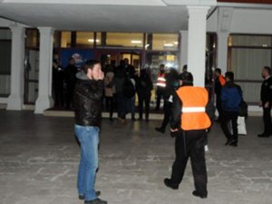 Üniversite kütüphanesinde bomba alarmı