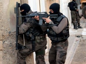 Sur’da bomba infilak etti: 4 yaralı