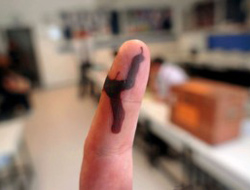 Seçimde parmak boyası yok