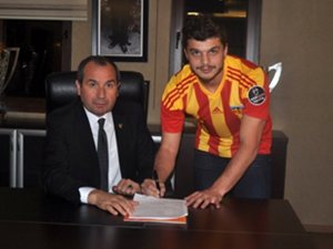 Kayserispor imzayı attırdı