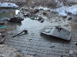 Zırhlı aracın geçişi sırasında patlama