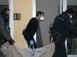 Anne cesediyle bir hafta...