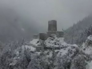 Zil kale beyaz örtüye büründü!