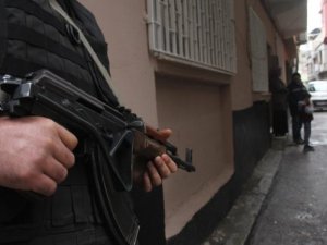 Sur’da çatışma: 2 polis yaralandı