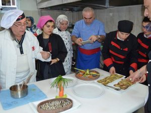 Hamsinin 84 çeşit yemeği yapılıyor