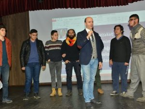 Ünlü sunucu gençlere iletişimi anlattı