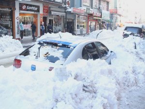 Kar, Belediye Başkanını Şair Yaptı!