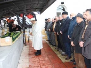 Ölü Bulunan Türk Balıkçı Toprağa Verildi!