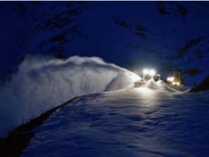 Yoğun kar yağışı sonrası köy yolları tamamen ulaşıma açıldı