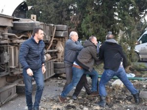 Kaza sonrası birbirlerine girdiler