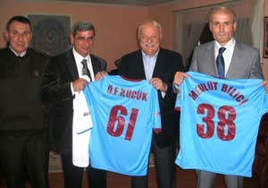 TS'den Kayseri Valisine forma