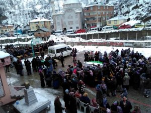 Giresun'daki kazada hayatını kaybedenlere son görev!