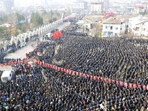 Sur şehidini binlerce kişi uğurladı