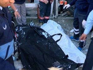 Beton mikseri devrildi: 2 ölü