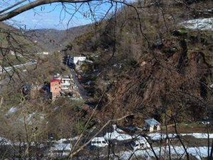 Trabzon'un Beşikdüzü ilçesinde heyelan tehdidi!
