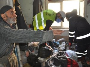 Evden 5 kamyon çöple 6 bin TL para çıktı