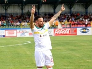 Provakatör futbolcuya men cezası!