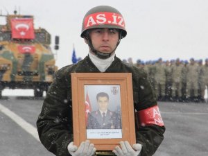 Hakkarili şehide hüzünlü tören