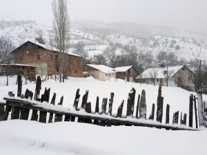 Gümüşhane'de 95 köy yolu ulaşıma kapandı!