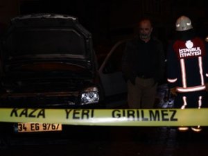 Park halinde bulunan beş otomobil kundaklandı