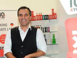 Usta'dan ünlü sanatçıya davet