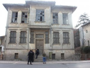 Kullanılmayan binada ki bakır kazanlar çalındı