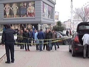 Şansın böylesi! Cebindeki telefon hayatını kurtardı / İstanbul haber