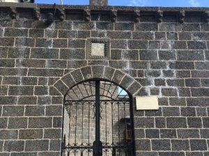 Terör 850 yıllık camiiyi kapattırdı