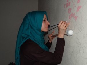 Kalem işi ile Camiye ayrı bir hava kattılar