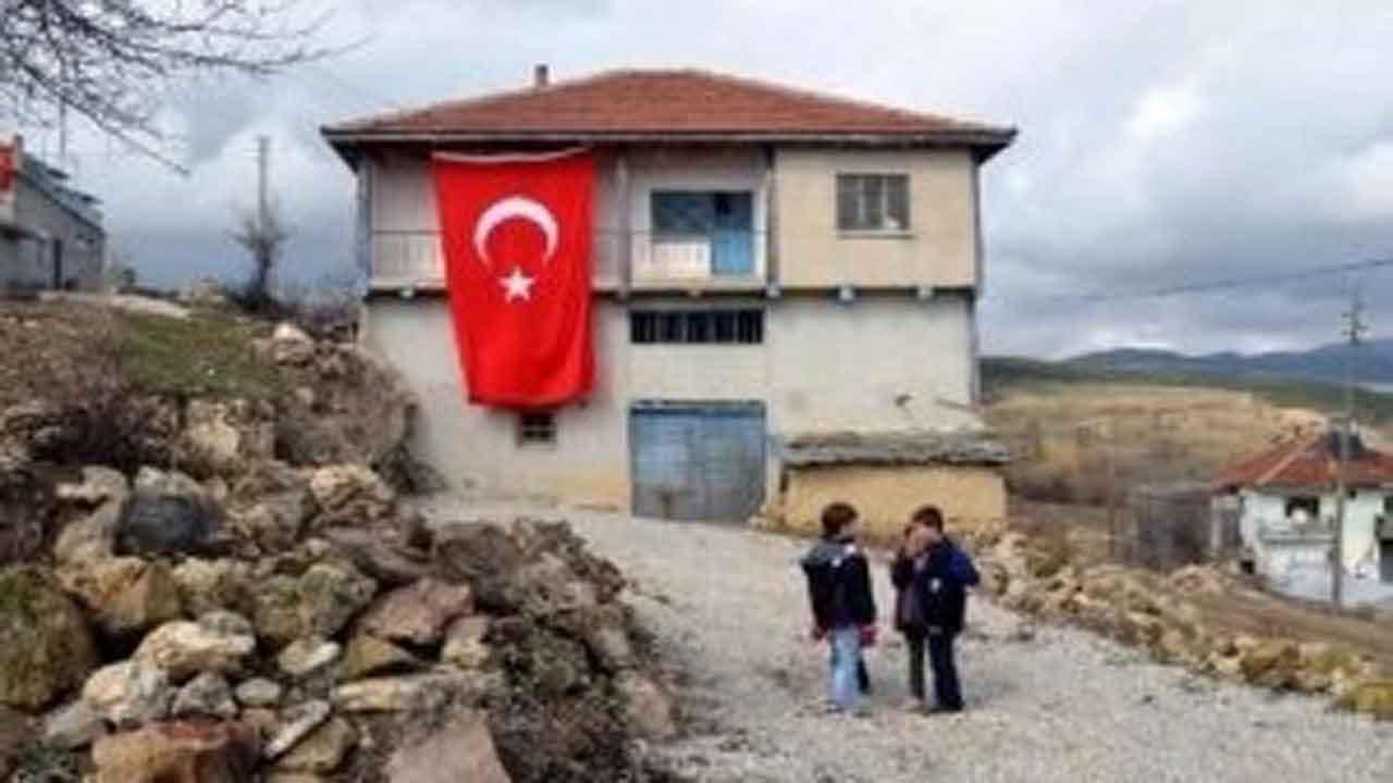 Afyonkarahisar şehidini uğurluyor