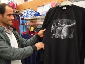 Salih Dursun tişörtlerine büyük ilgi