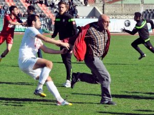 Maç bitti ortalık savaş alanına döndü!